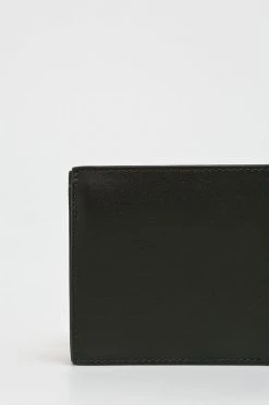 Ανδρικά Πορτοφόλια Lacoste - Δερμάτινο πορτοφόλι καφέ 8 Ανδρικά Πορτοφόλια Lacoste - Δερμάτινο πορτοφόλι καφέ -Εξοδος Lacoste Κατάστημα unnamed file 25